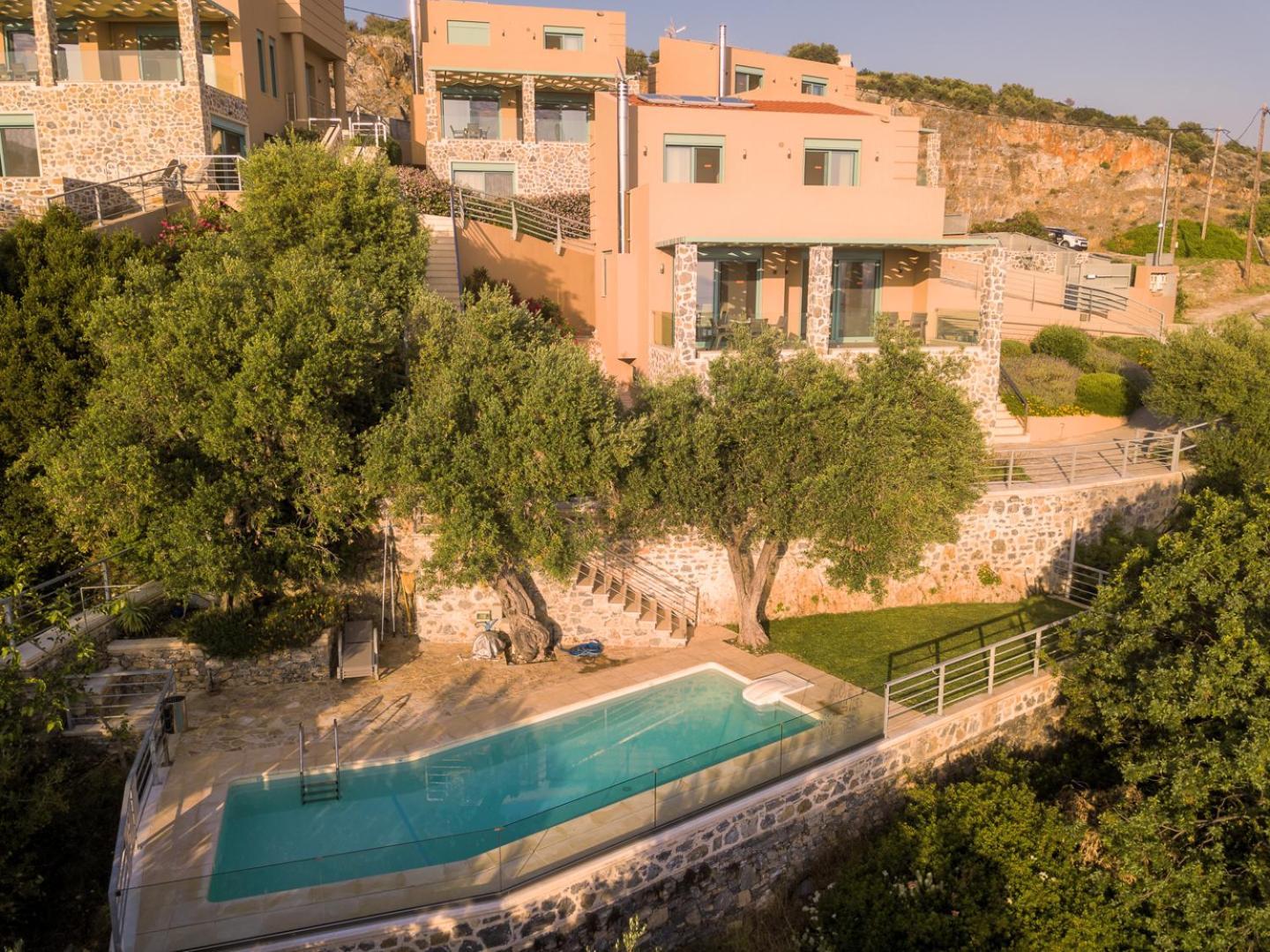 Ouzo Panoramic Houses 2, With Private Pool Пломарион Номер фото